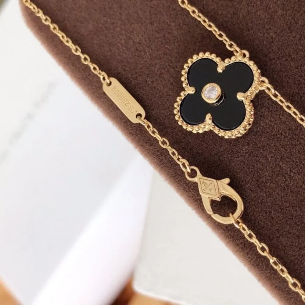 🍀🌟🌟Van Cleef & Aprels Women’s Necklaces 🌟🌟 - Picture 6 of 9
